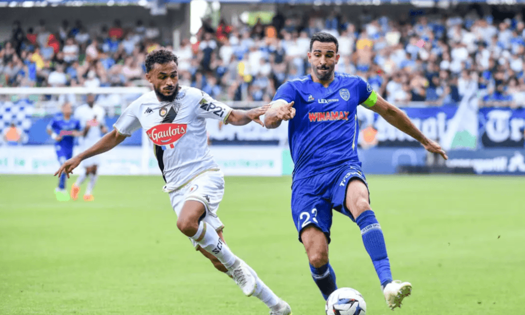 包含里昂客场取胜，进攻火力强劲，展现实力的词条